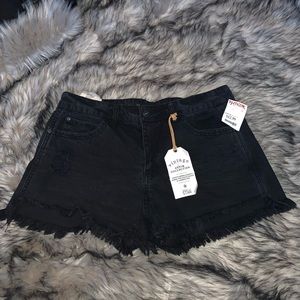 NWT Vanilla Star High Waisted Festival Shorts